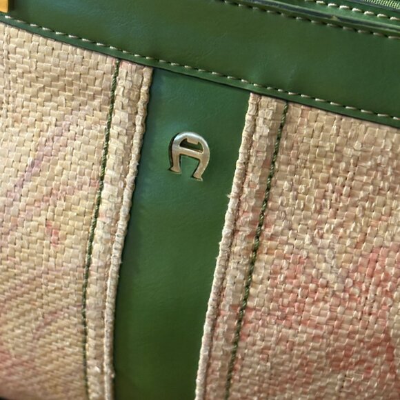 Vintage Etienne Aigner Crossbody Bag Floral Woven Faux Leather Adjustable Strap - Picture 16 of 16